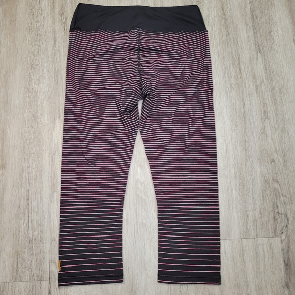 Lucy hatha collection cropped leggings stripped - Picture 6 of 9